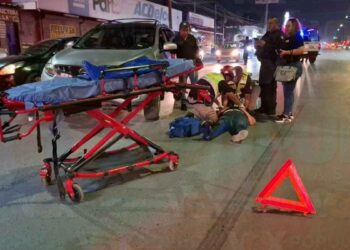 Dama cierra el paso a motociclista y provoca accidente en Ciudad Victoria
