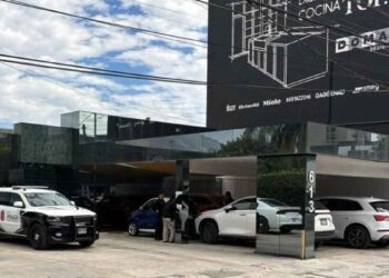 Delincuentes roban caja fuerte en una institución de créditos de San Pedro, NL