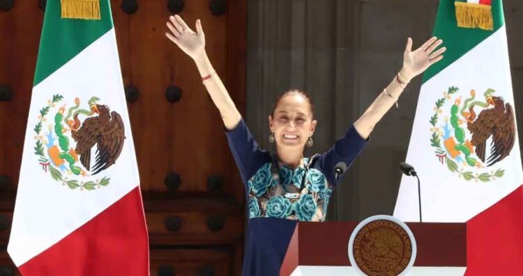 Desde el Zócalo, Claudia Sheinbaum presenta estrategia para fortalecer la economía de México