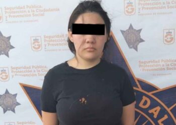 Detienen a una mujer en Guadalupe, Nuevo León, por agredir a sus hermanos