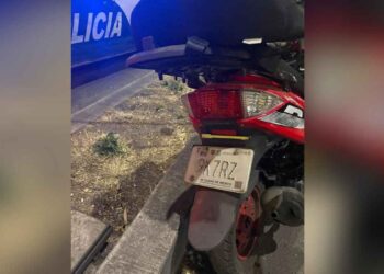 Motociclista muere tras chocar contra un poste en CDMX