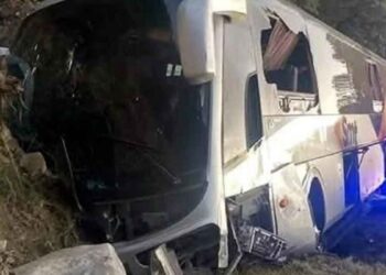 Docentes oaxaqueños sufren accidente