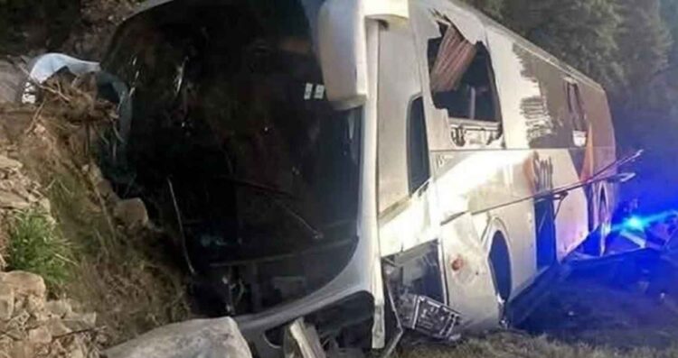 Docentes oaxaqueños sufren accidente