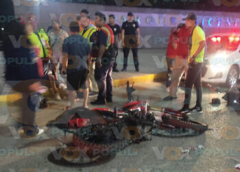 Dos jóvenes motociclistas terminan heridos en choque múltiple en Ciudad Madero, Tamaulipas