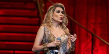 Dulce revive en el escenario a través de un emotivo homenaje con holograma