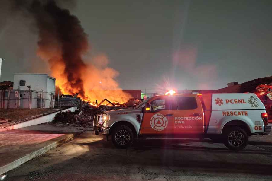 Empresa de resinas se incendia en el Parque Industrial Las Américas de Apodaca, NL