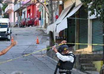 mujer Acapulco cabeza humana
