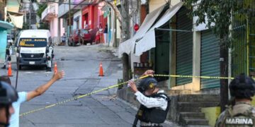 mujer Acapulco cabeza humana