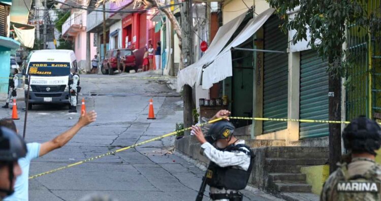 mujer Acapulco cabeza humana