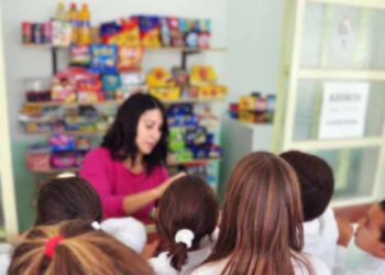 Lunes 31 marzo: Escuelas tienen prohibido vender comida chatarra