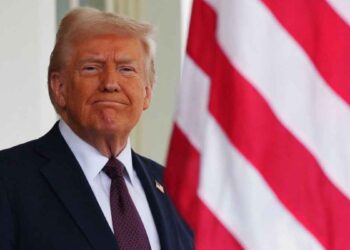Estados Unidos retrasa la imposición de aranceles a vehículos procedentes de México y Canadá