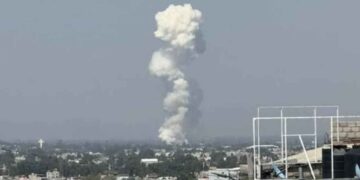 Explosión en taller de pirotecnia en Tultepec provoca incendio y moviliza a cuerpos de emergencia