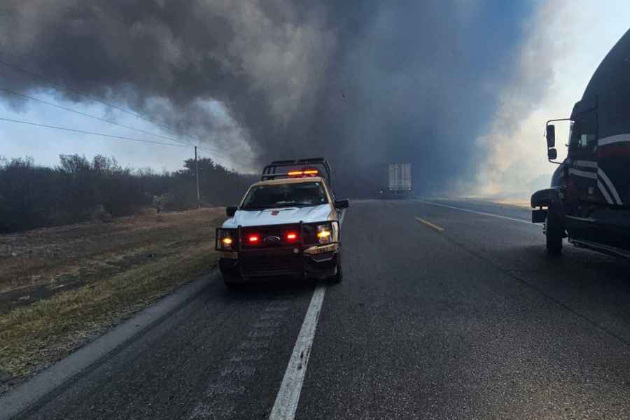 Explota pipa tras volcar en la carretera Victoria-Zaragoza