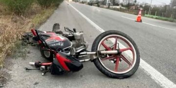 Fallece motociclista al ser arrollado en la Carretera Nacional en Hualahuises, NL