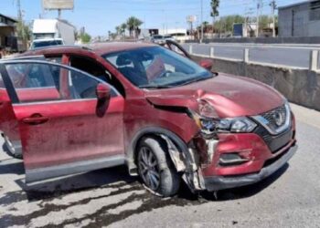 Familia protagoniza fuerte choque contra tráiler en Nuevo Laredo, Tamaulipas