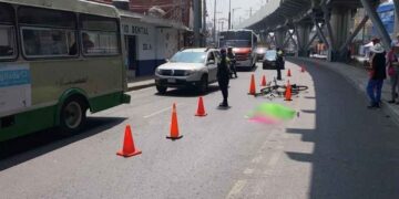 mujer embestida motocicleta Iztapalapa