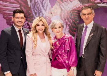 Felicita Beto Granados a la Dra. María de Villarreal por su Segundo Informe de Actividades