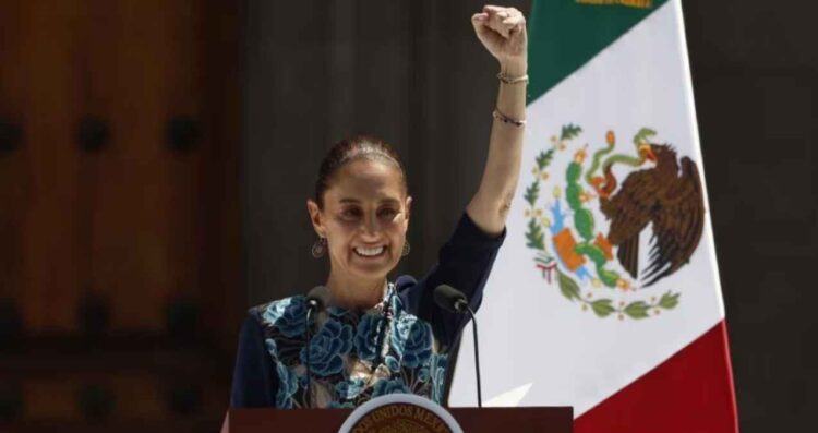 Freno a aranceles es un logro de todos los mexicanos Claudia Sheinbaum desde el Zócalo