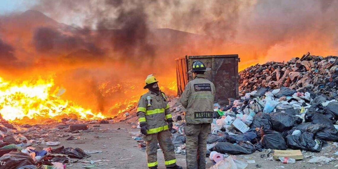 Fuego predio basura Santiago