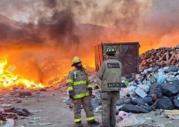 Fuego predio basura Santiago