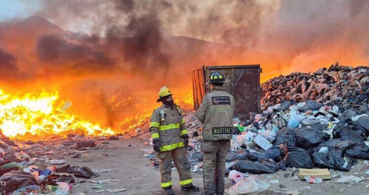 Fuego predio basura Santiago