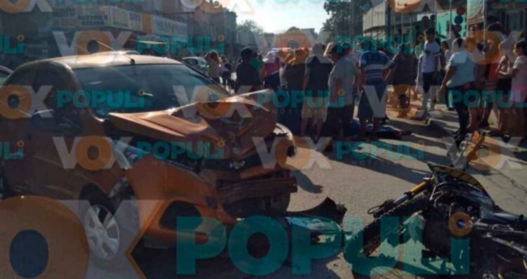 Fuerte choque frontal deja dos jóvenes heridos en Altamira, Tamaulipas