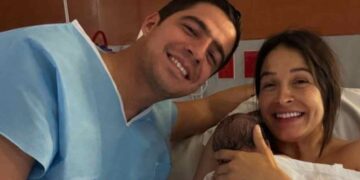 Gina Holguín y Andrés Vaca celebran el nacimiento de su hija Julia