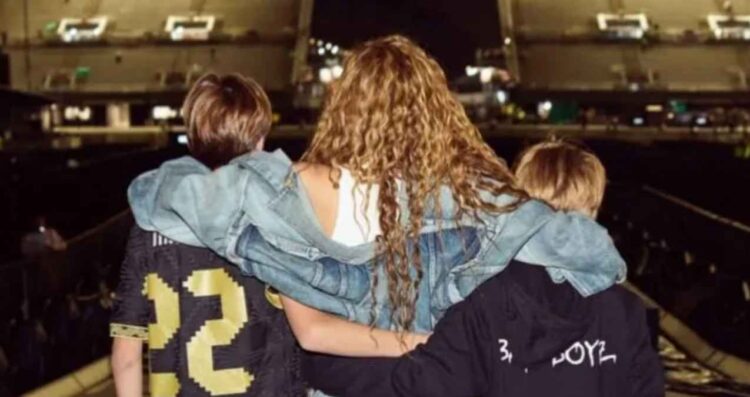 Hijo de Shakira sorprende al aparecer con jersey del “Piojo” Alvarado y causa revuelo en redes