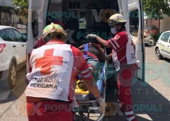 Hombre cae desde un árbol mientras podaba y termina en el hospital en Ciudad Victoria