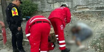 Hombre es encontrado golpeado en la Avenida Garza Sada en Monterrey, NL
