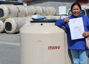 ITAVU entrega tinacos a familias tamaulipecas