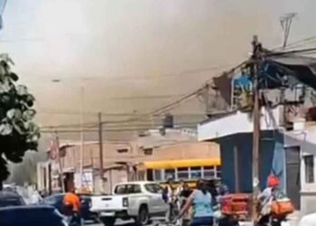 Incendio Zapopan afecta vehículos