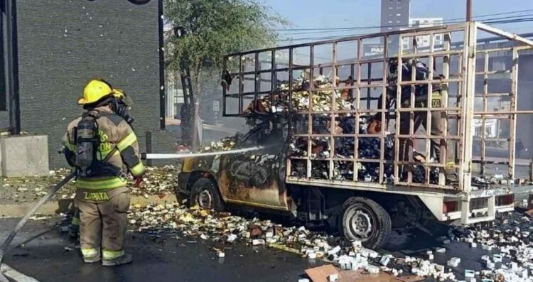 camioneta medicamentos incendió Monterrey