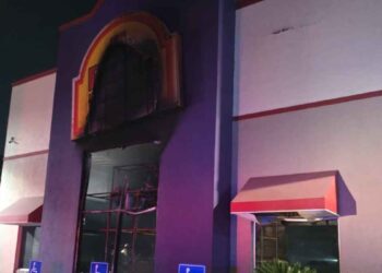 Incendio en negocio de pollos de Apodaca, Nuevo León, moviliza a bomberos