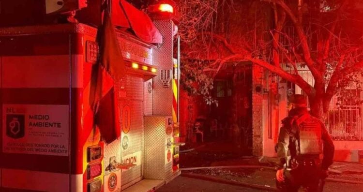 Incendio en una vivienda de Monterrey provoca la evacuación de una familia en la colonia Pío X