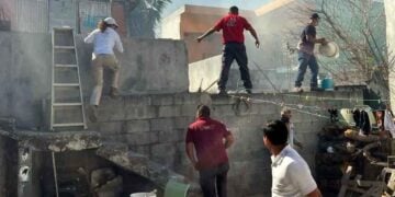 Incendio provoca evacuación de personas y daños en viviendas en Escobedo, N.L.