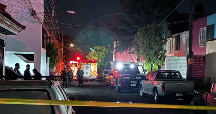 Jalisco: Vivienda se incendia en la colonia Parques de Zapopan y deja un muerto