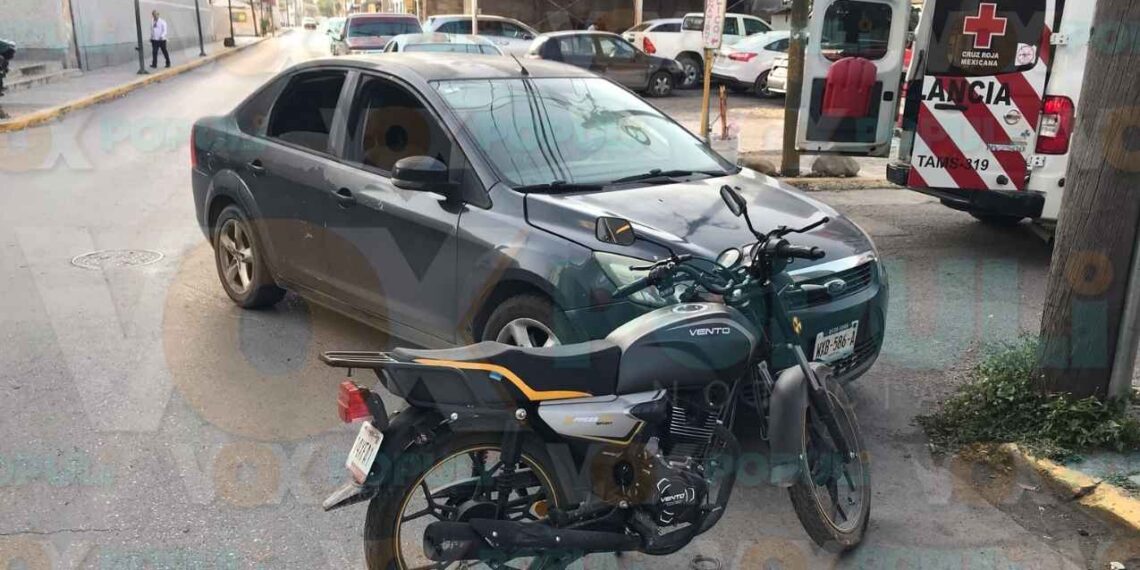Joven motociclista lesionado tras ignorar señal de alto en Ciudad Victoria