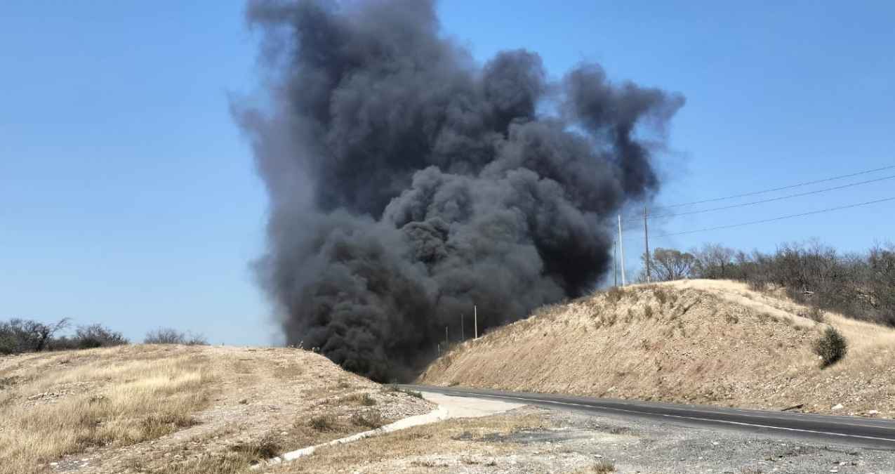Llera, Tamaulipas: tractocamión se incendió en Carretera Federal
