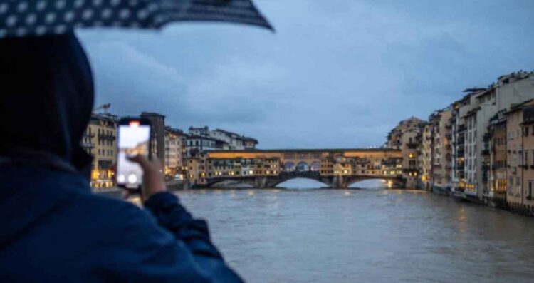 Lluvias torrenciales en Italia decenas evacuadas por desbordamiento de ríos