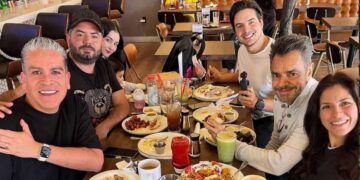 Los Derbez celebran a Tessa en Los Ángeles tras su ausencia en el bautizo