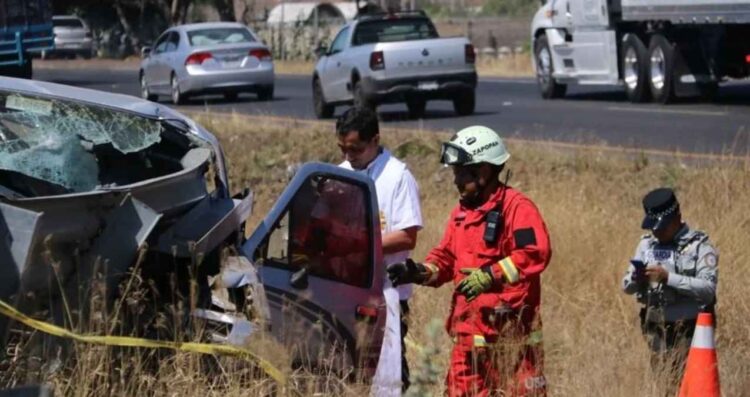 Masculino pierde la vida tras chocar contra una barrera de contención en la Carretera Guadalajara-Tepic