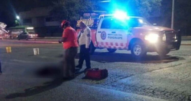 Masculino queda herido al ser arrollado por varios vehículos en Guadalupe, NL