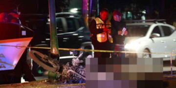 Motociclista muere tras chocar contra un poste en Edomex