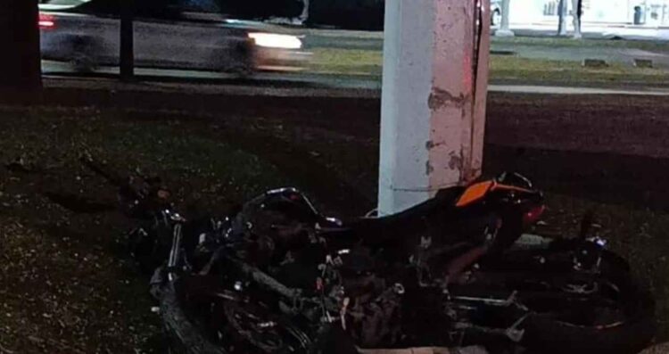Motociclista pierde la vida tras impactarse contra un poste en Zapopan, Jalisco