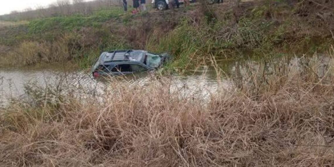 Muere mujer al caer en su camioneta a un canal en Matamoros, Tamaulipas