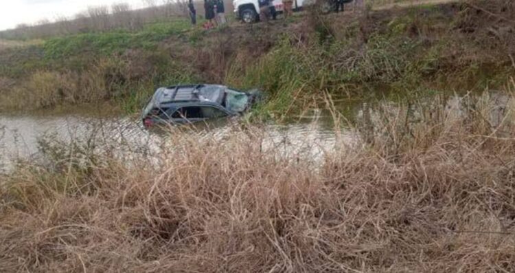 Muere mujer al caer en su camioneta a un canal en Matamoros, Tamaulipas