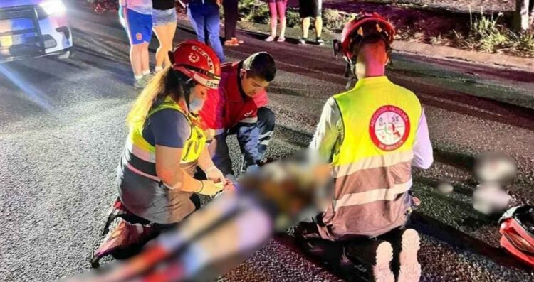Mujer resulta lesionada al ser atropellada en la Avenida Raul Salinas en Escobedo, Nuevo León