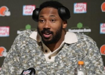 Myles Garrett contrato