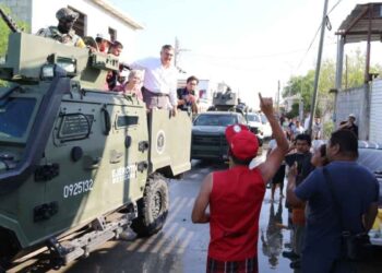 No están solos recorre Américo colonias de Reynosa afectadas por las lluvias